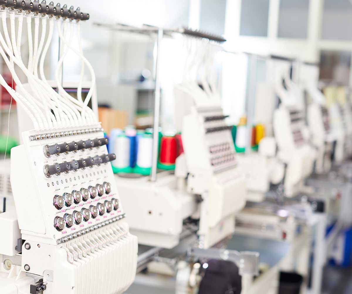 Automatisierte Elektronikmontage in der Fabrik von Orange Key.